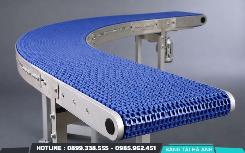 Cấu trúc vật lý của băng tải ảnh hưởng trực tiếp đến khả năng truyền tải và độ thông thoáng của dòng nhiệt