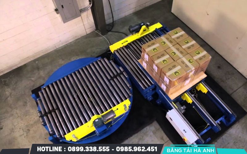 Bàn xoay băng tải là thiết bị lý tưởng để xử lý các kiện hàng siêu trường siêu trọng trong không gian hẹp