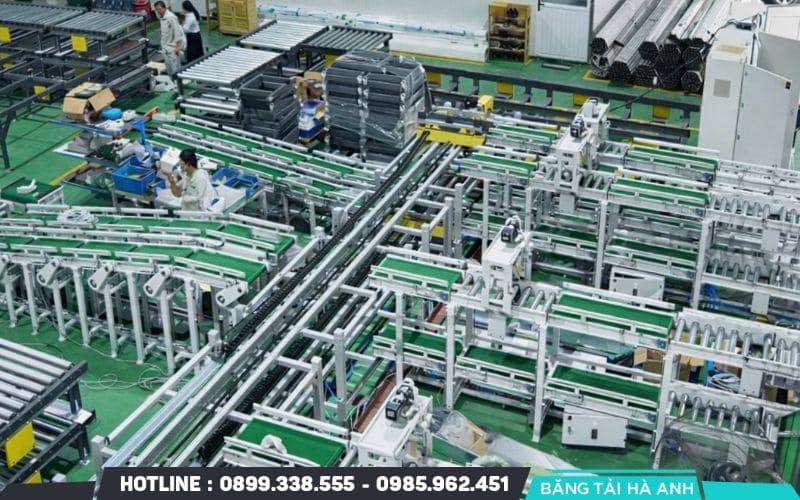 Đội ngũ kỹ thuật thực hiện chạy thử không tải để kiểm tra độ cân bằng và tiếng ồn của các bộ phận cơ khí