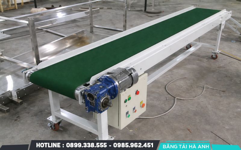 Độ cứng của lớp nhựa Polyvinyl Chloride thường được đo bằng thang đo Shore A