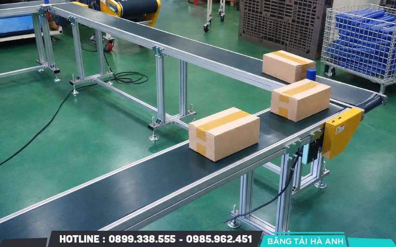 Hệ thống băng tải là một thiết bị cơ khí dùng để vận chuyển vật liệu từ vị trí này sang vị trí khác