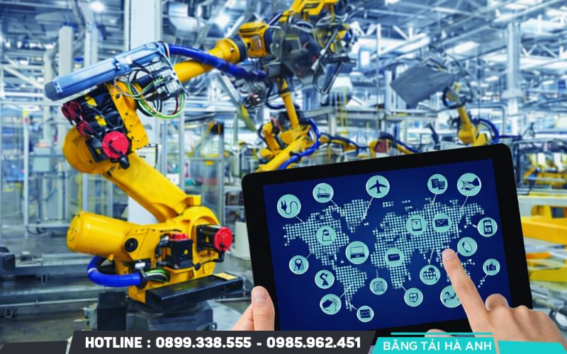 Hệ thống cảm biến liên tục cập nhật trạng thái hoạt động của máy móc về máy chủ