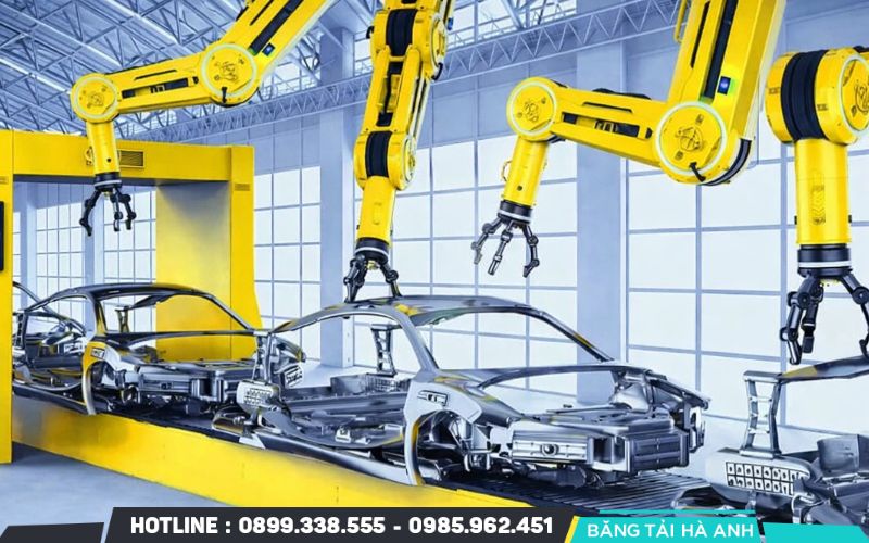 Tự động hóa trong sản xuất công nghiệp là quá trình ứng dụng các hệ thống điều khiển thông minh để vận hành máy móc
