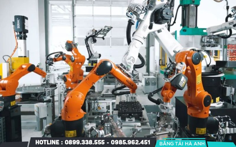 Hệ thống truyền động chính xác cao giúp cánh tay máy di chuyển đúng tọa độ đã lập trình