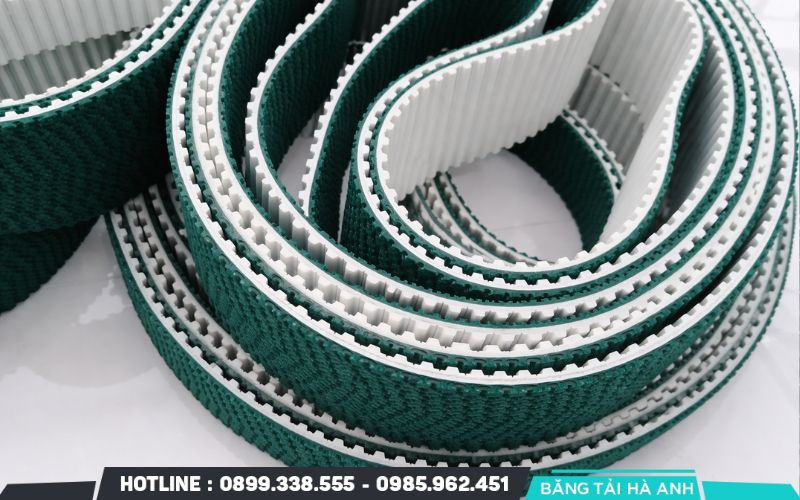 Dây đai là bộ phận tiếp xúc trực tiếp với hàng hóa và chịu tác động mạnh nhất từ các điều kiện ngoại cảnh
