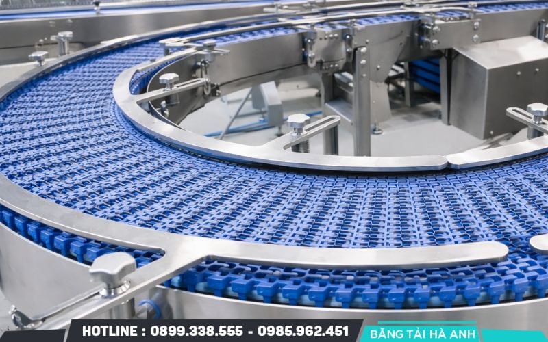 Hệ thống băng tải thông minh thay thế hiệu quả các thao tác thủ công lặp đi lặp lại của con người