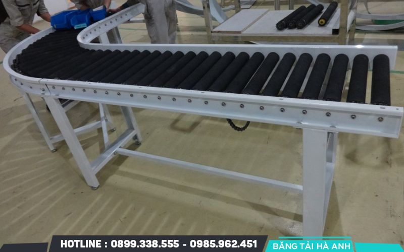 Giá thành lắp đặt hệ thống rẻ hơn nhiều so với các loại băng tải có sử dụng motor điện