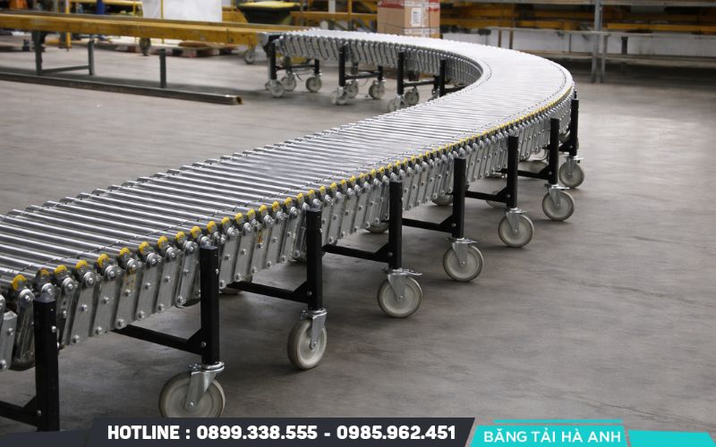 Băng tải con lăn được ứng dụng trong ngành sản xuất công nghiệp