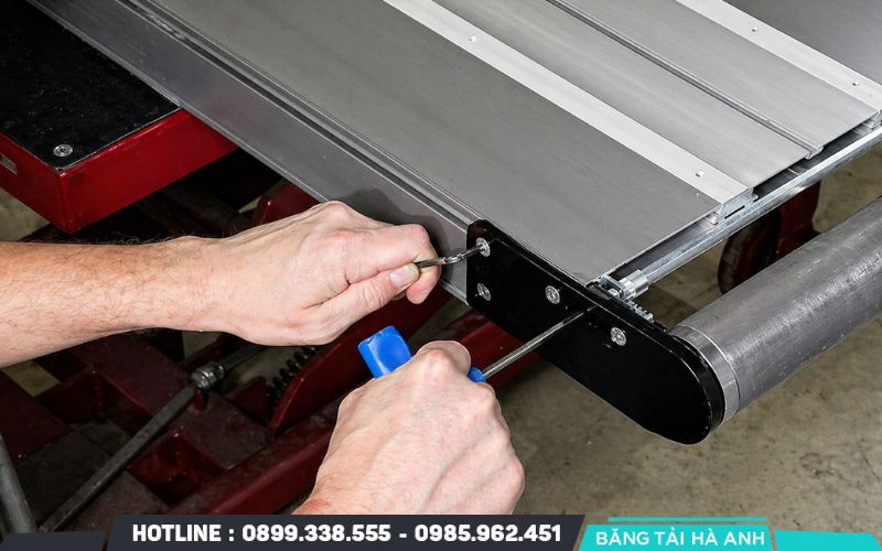 Cơ cấu tăng sưa phải còn đủ hành trình để điều chỉnh độ căng của dây băng tải