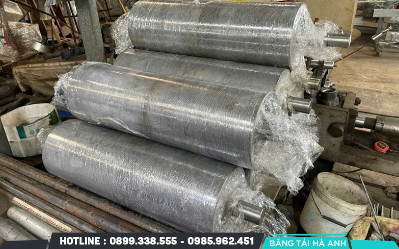 Việc phát hiện kịp thời các dấu hiệu mòn rulo băng tải giúp doanh nghiệp chủ động kiểm soát quy trình vận hành