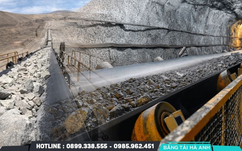 Môi trường làm việc khắc nghiệt cũng ảnh hưởng đến chất lượng của băng tải