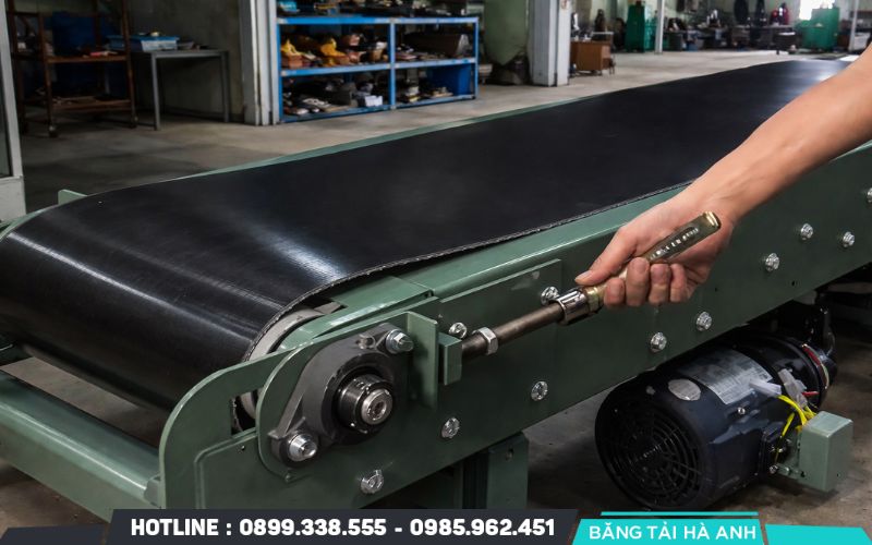 Cần đảm bảo các thanh dẫn hướng không bị kẹt bởi bụi bẩn hoặc rỉ sét