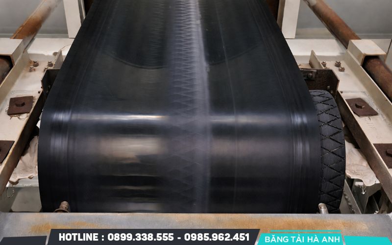 Thay mới băng tải sẽ đảm bảo an toàn lao động trong dây chuyền sản xuất