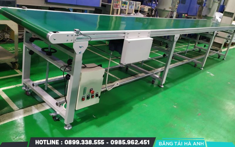 Hệ thống băng tải belt mang lại sự linh hoạt tối đa cho các quy trình đóng gói và phân loại hàng hóa nhẹ