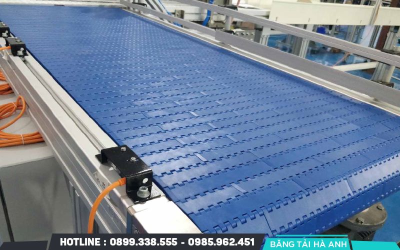 Băng tải nhựa là giải pháp truyền tải hiện đại được lắp ghép từ các module nhựa kỹ thuật cao cấp