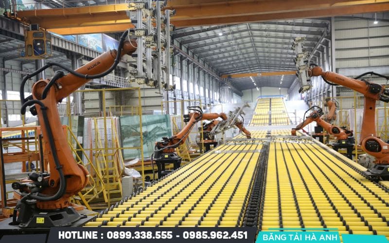 Sử dụng robot công nghiệp trong tự động hóa sản xuất mang lại nhiều lợi ích cho doanh nghiệp