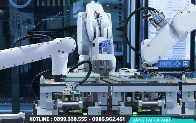 Robot cộng tác có khả năng chia sẻ không gian làm việc trực tiếp với công nhân một cách an toàn
