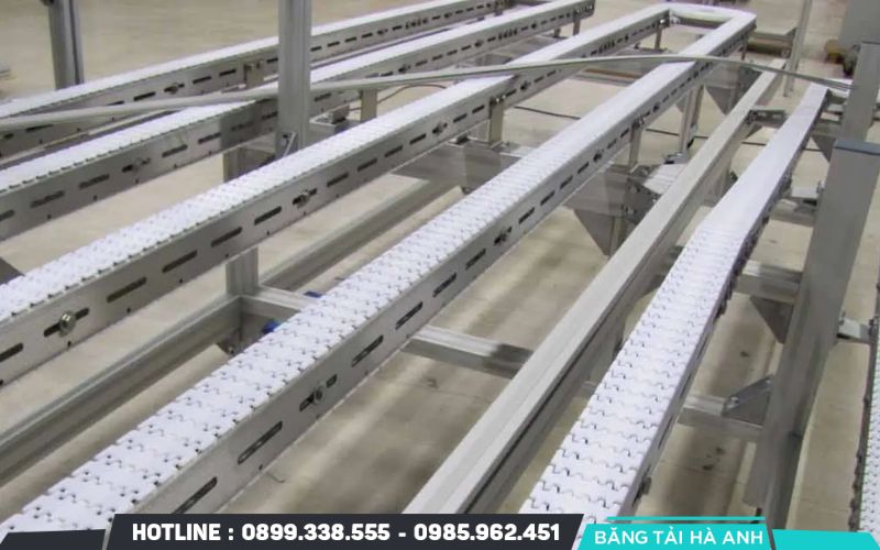 Nên dùng băng tải xích nhựa trong ngành sản xuất thực phẩm