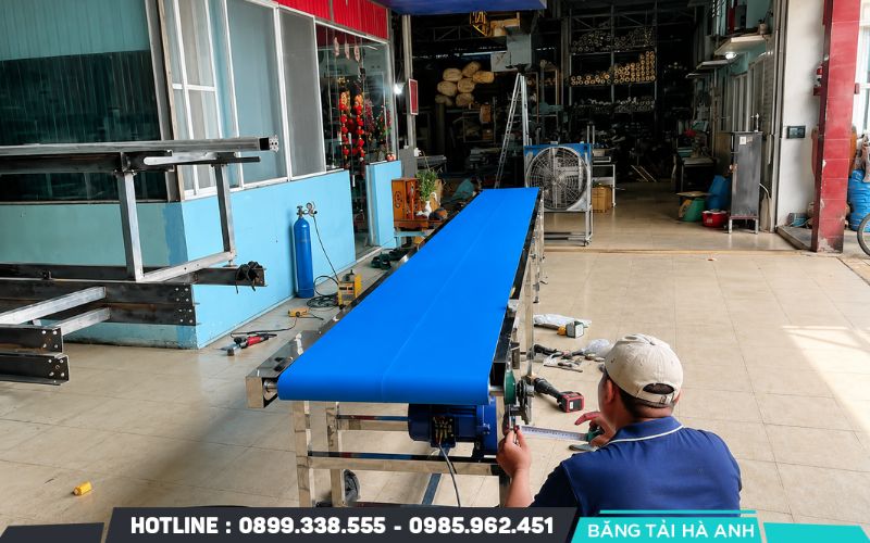 Bảo trì định kỳ giúp phát hiện sớm các dấu hiệu biến dạng của dây băng tải