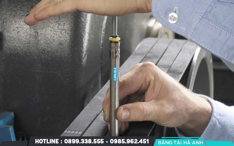 Việc kiểm tra độ căng giúp đánh giá chính xác tình trạng hoạt động của dây curoa