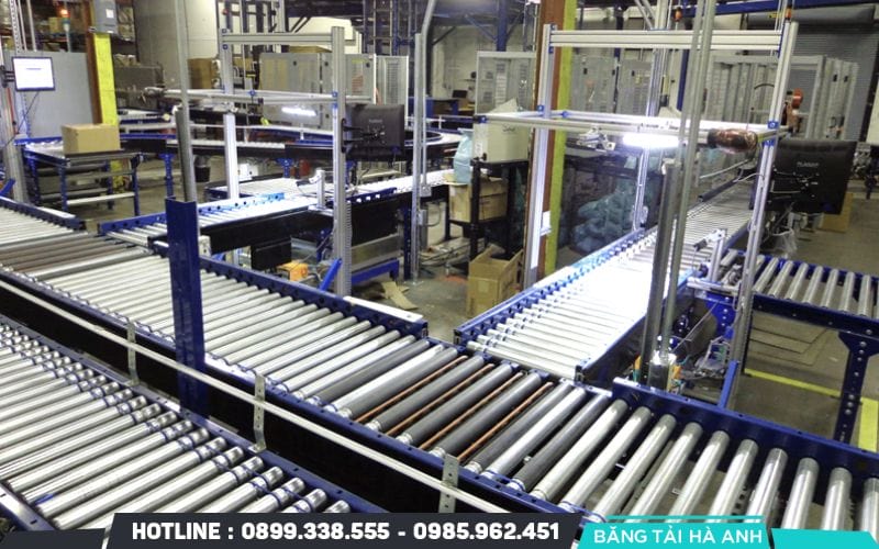 Băng tải con lăn là giải pháp vận chuyển hàng hóa phổ biến trong kho vận, logistics
