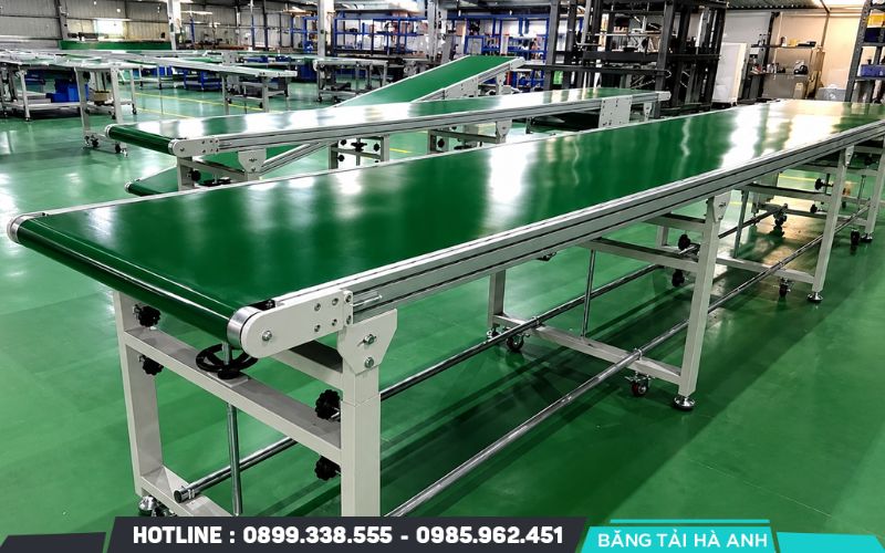 Băng tải PVC là loại băng tải sử dụng dây băng được sản xuất từ vật liệu Polyvinyl Chloride (PVC)