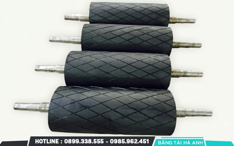 Puly bọc cao su là loại được sử dụng phổ biến nhất trong các hệ thống băng tải công nghiệp