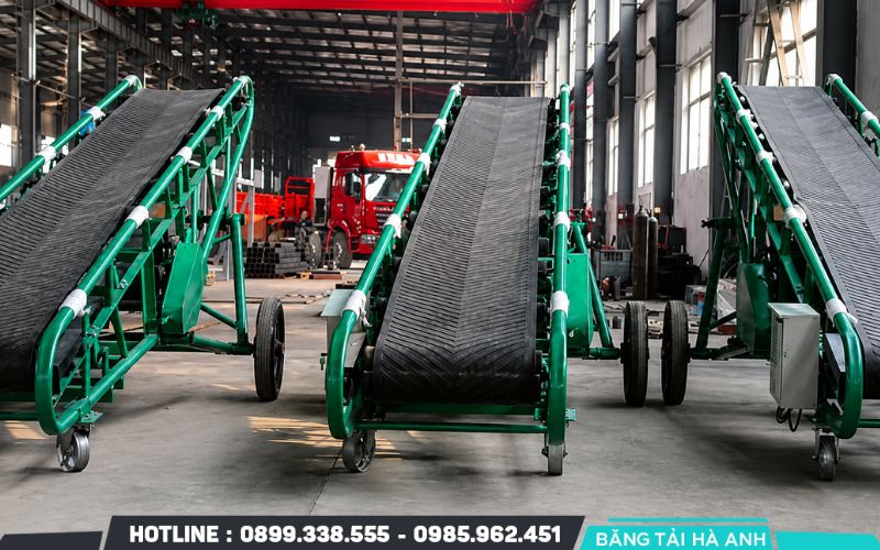 Băng tải cần được lắp đặt đúng vị trí và đồng bộ với dây chuyền sản xuất