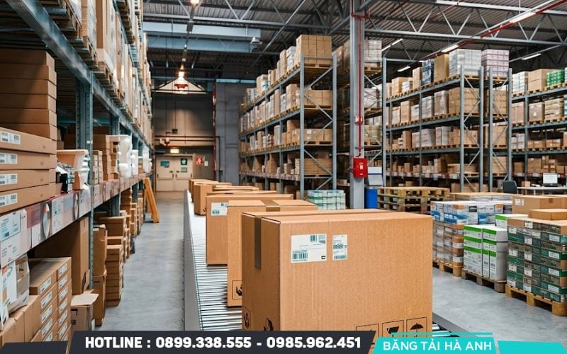 Các dải tải trọng từ 100 kg/m trở lên hoặc kiện hàng đơn lẻ trên 500 kg được xếp vào nhóm hàng nặng