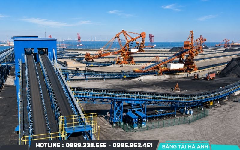 Băng tải ngoài trời vận chuyển than, đá, quặng và khoáng sản