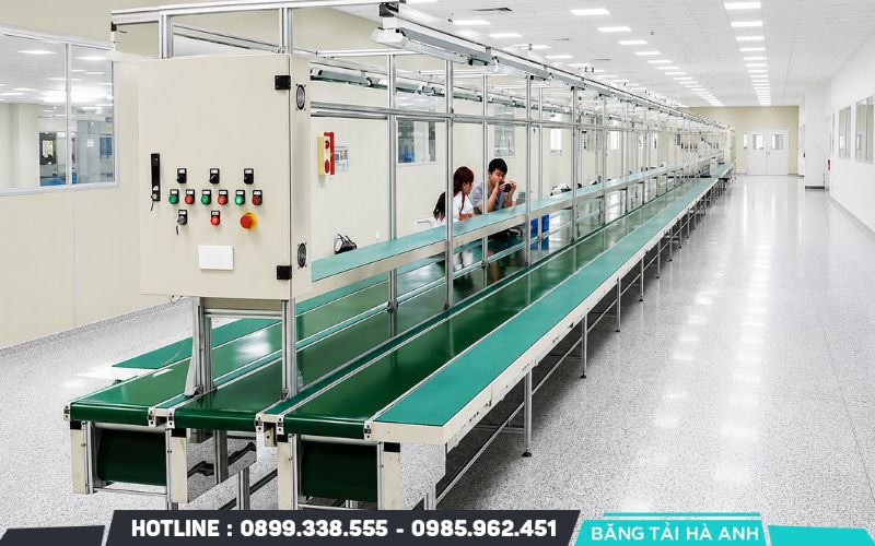 Băng tải phòng sạch sử dụng dây băng và các bộ phận cơ khí có đặc tính phù hợp với môi trường kiểm soát độ sạch