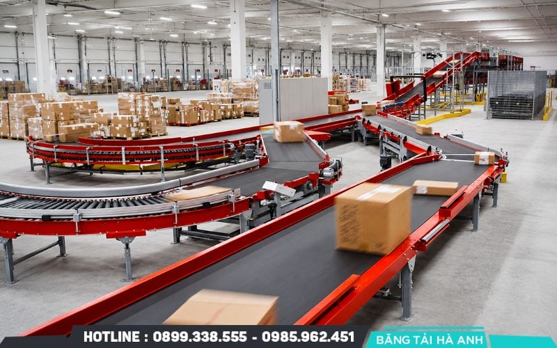 Một hệ thống băng tải đóng gói thiết kế chuẩn kỹ thuật giúp doanh nghiệp tối ưu hóa hiệu suất làm việc
