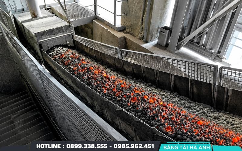 Cách chọn băng tải cao su cho khoáng sản, vật liệu nặng và sắc nhọn