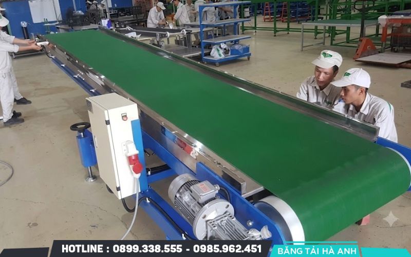 Tính toán tải trọng tối đa và tốc độ di chuyển để chọn motor băng tải