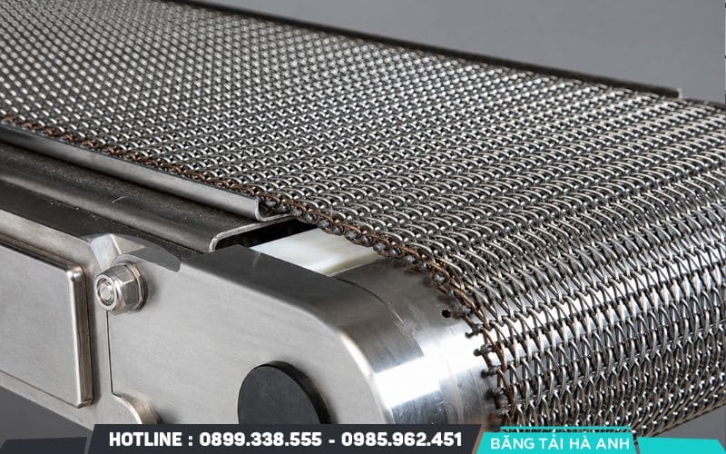 Băng tải inox phù hợp với một số dây chuyền vận chuyển hóa chất