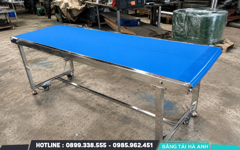 Khả năng chống dầu mỡ và chống mài mòn của PU cũng hỗ trợ các dây chuyền phải vệ sinh thường xuyên