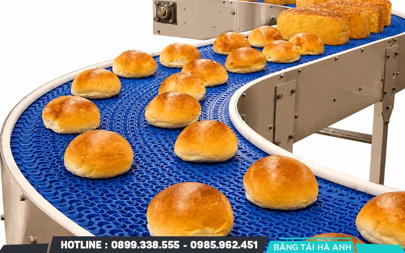 Băng tải nhựa xích lưới có cấu tạo từ các module nhựa liên kết với nhau bằng thanh chốt