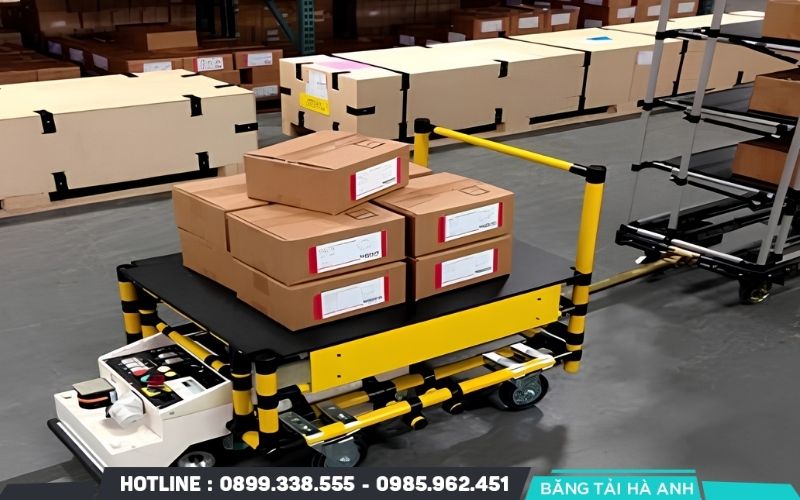 Xe tự hành AGV là phương tiện vận chuyển không người lái sử dụng công nghệ dẫn đường bằng từ trường