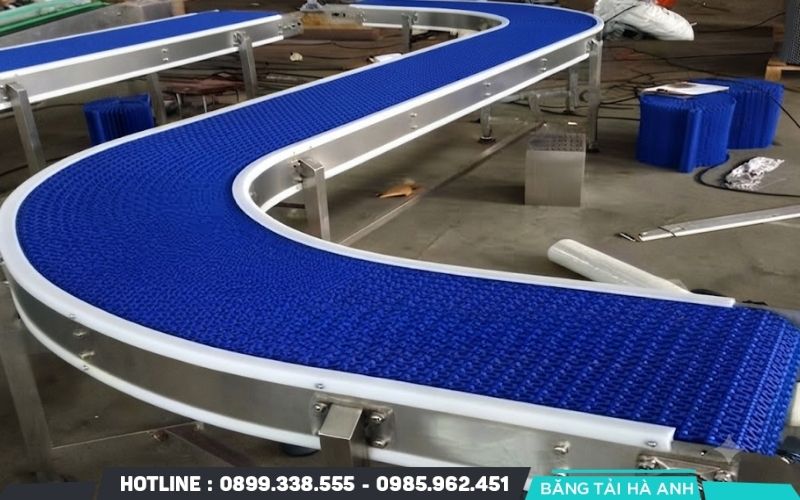 Băng tải có thể kết hợp với máy sản xuất, máy đóng gói, máy phân loại