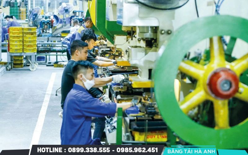 Áp lực từ chi phí lao động tăng cao và tình trạng thiếu hụt nhân sự