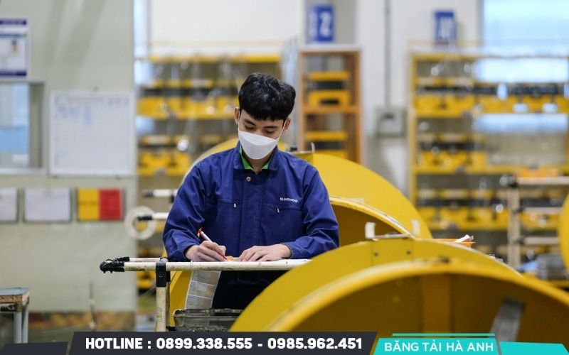 Doanh nghiệp có sản lượng thấp hoặc thường xuyên biến động có thể chưa cần đầu tư robot cho từng công đoạn