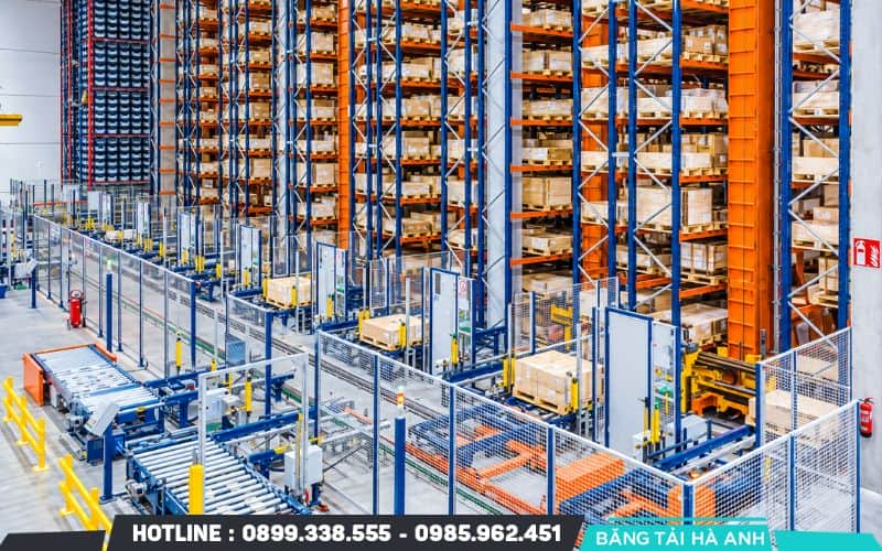 Tự động hóa công đoạn vận chuyển giúp thay thế hoặc hỗ trợ tối đa các thao tác thủ công trong quá trình bốc xếp