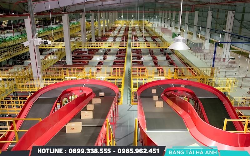 Hệ thống trung chuyển hàng hóa bán tự động