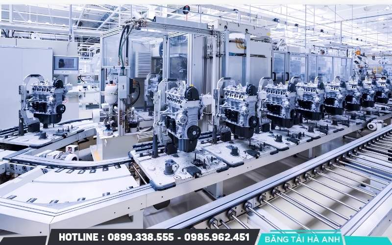 Tốc độ máy móc và thời gian chu kỳ quyết định số lượng sản phẩm được xử lý trong một khoảng thời gian nhất định